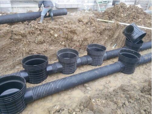 普通排水檢查井比，為何塑料檢查井更適合市政道路工程？